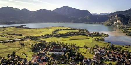 Kochelsee Schlehdor ©Oberbayern.de, Foto: Peter von Felbert